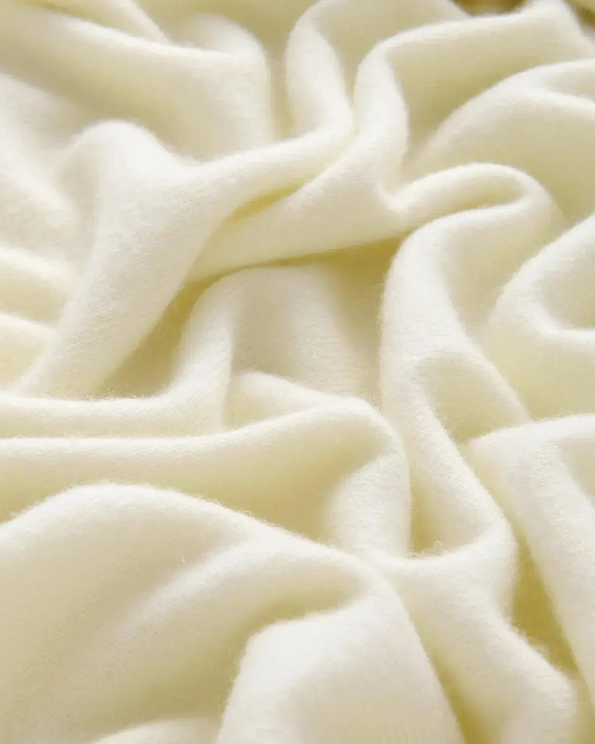 Richard James Cashmere Mix Crew Neck Cream | Preamato Luxury